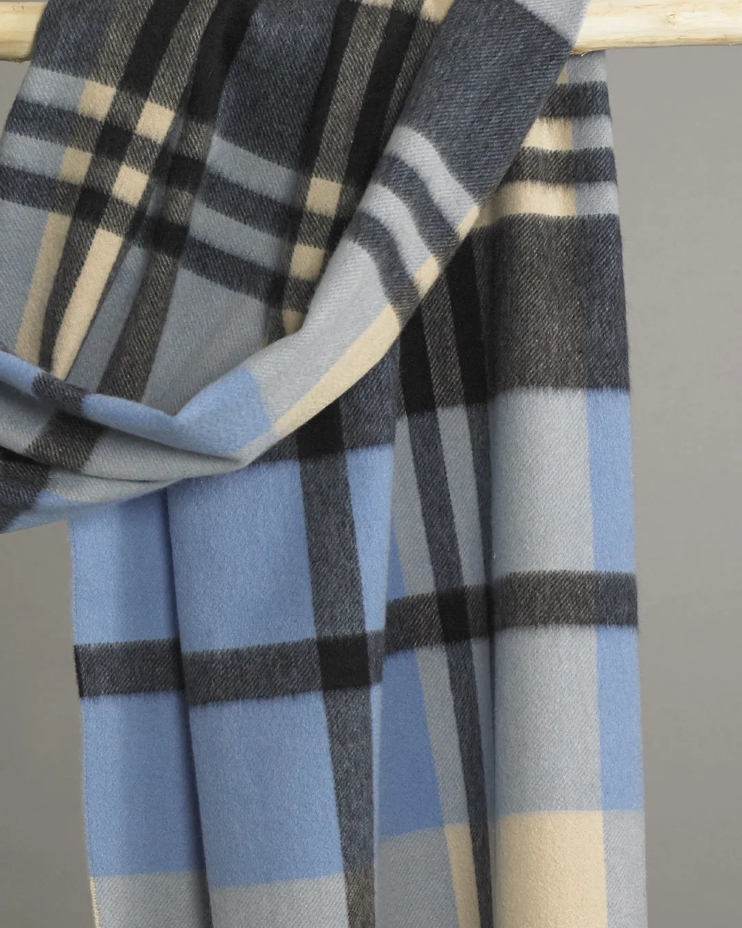 Frothy Blue Check Cashmere Stole