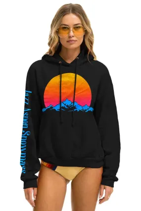 JAZZ ASPEN SNOWMASS 2023 RELAXED PULLOVER HOODIE - BLACK
