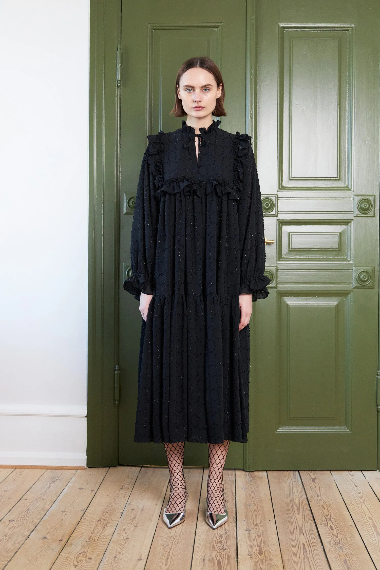 Midi dress with flounce at chest - Black